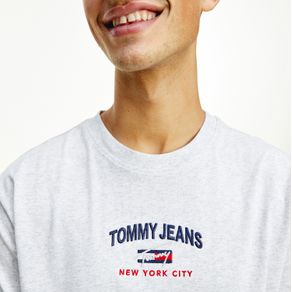 Tommy-Jeans-Camiseta-Logo-Bandeira