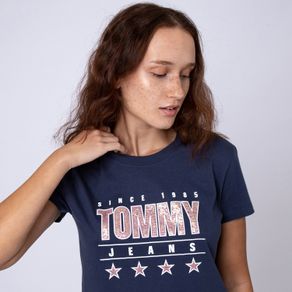 Tommy-Jeans-Camiseta-Estampa-Metalica