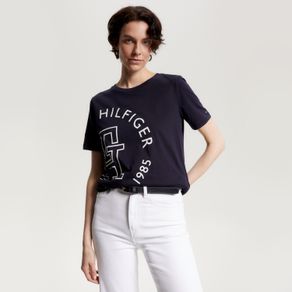 Camiseta-Logo-Tommy-Hilfiger-Lateral